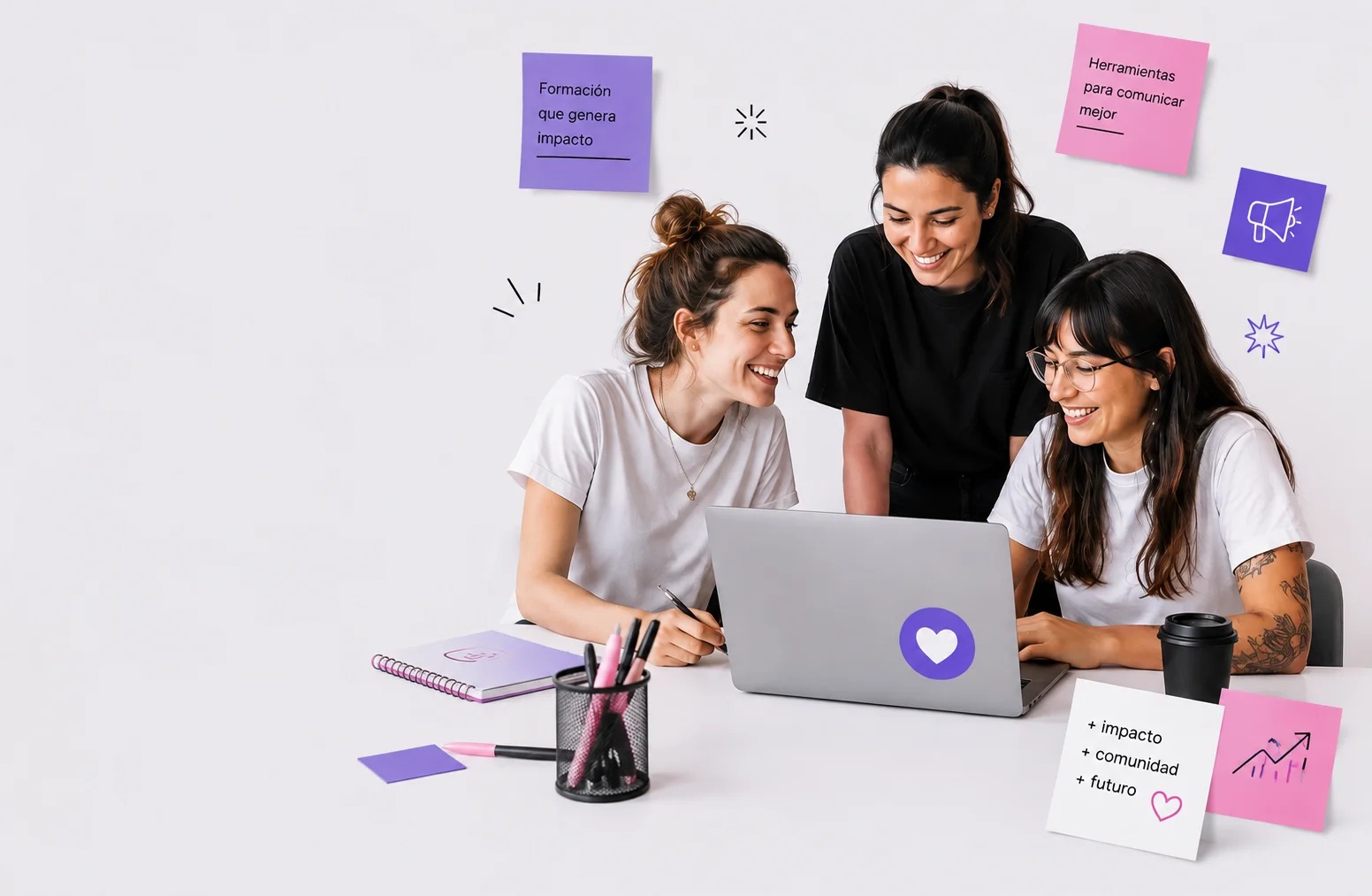 Equipo de una ONG capacitándose en marketing digital